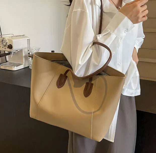 シックコンビネーショントートバッグのカーキ