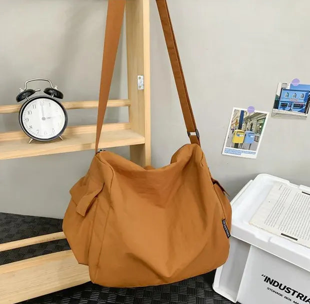 エコシックナイロントートバッグのブラウン