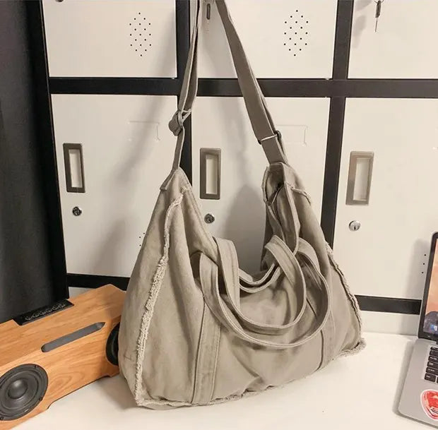 ナチュラルフリンジキャンバストートバッグのグレー