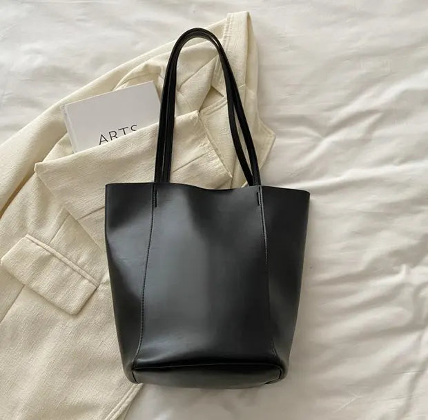 シンプルバケットトートバッグのブラック