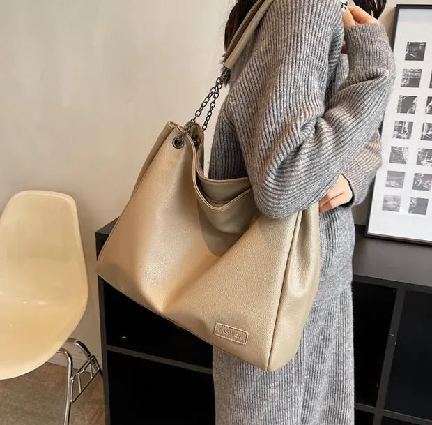アーバンシンプルトートバッグのカーキ
